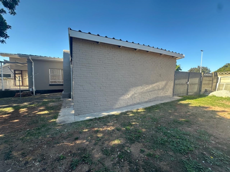 4 Bedroom Property for Sale in Bothasrus Eastern Cape